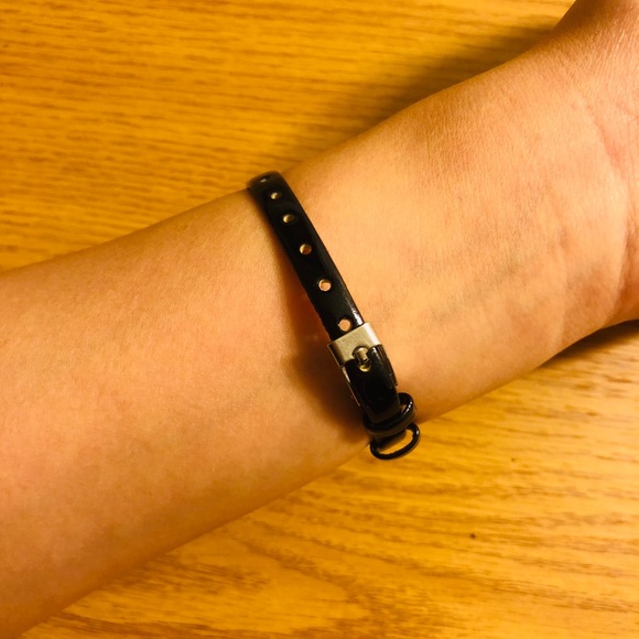 Black thin bracelet watch - Picture 3 of 4